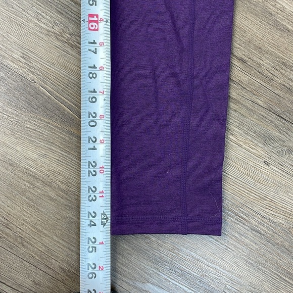 Zyia Active Women’s Purple Crop 25” Leggings, size Medium - Picture 3 of 8